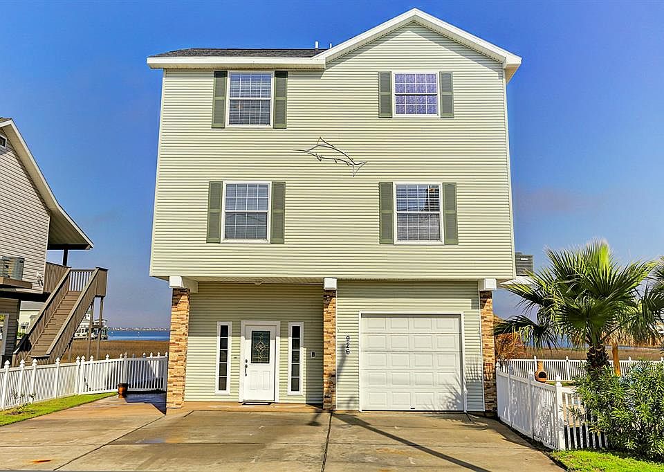 1st image of 926 Tiki Dr