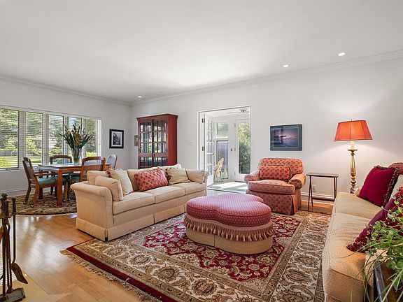 5th image of 213 Kenwood Pl