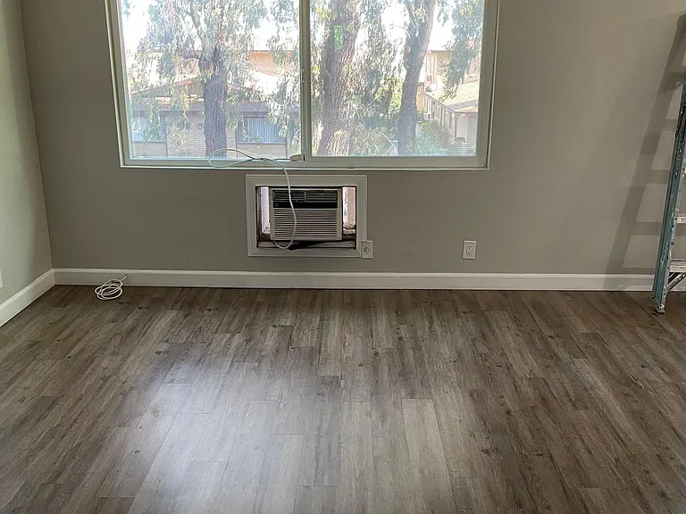 405 Terry Way — Photo 4