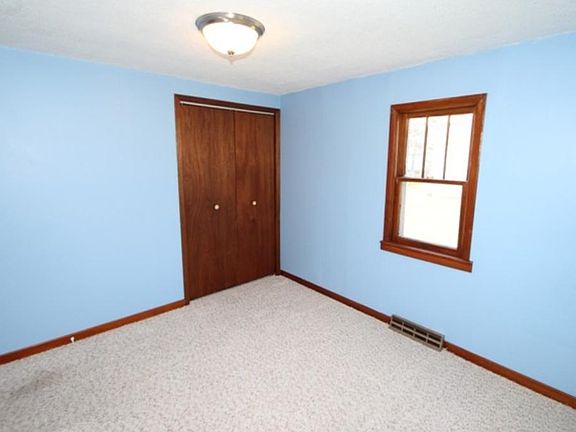 5th image of 6461 Ashton Ave NE