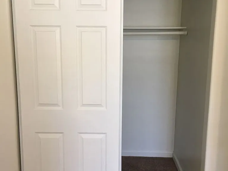 1153 W 37th Pl — Photo 9