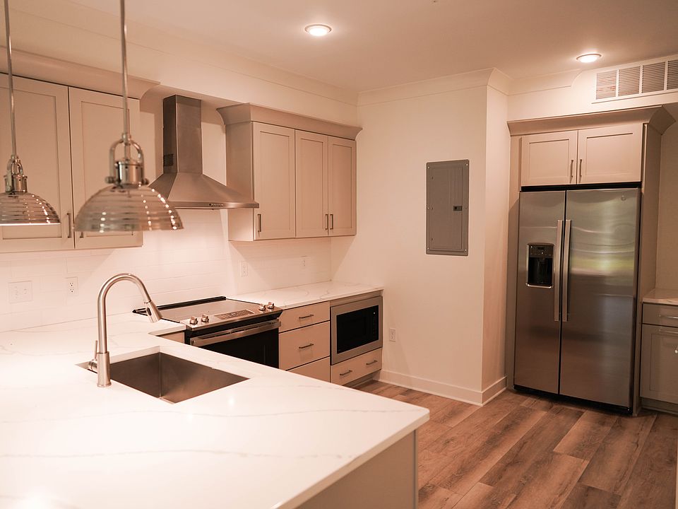 Unit 241 Kitchen