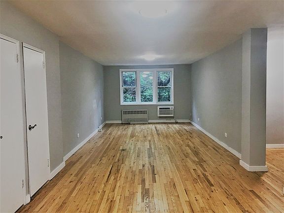 3rd image of 6601 Broadway APT 4L