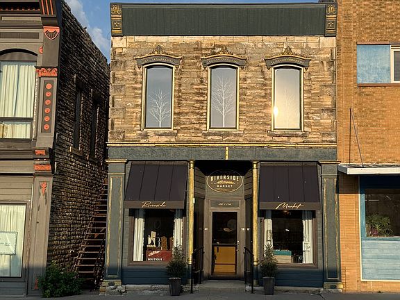 2nd image of 202 S Mill St