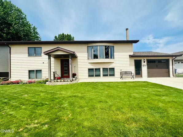 512 6th Ave NE, Watford City, ND 58854