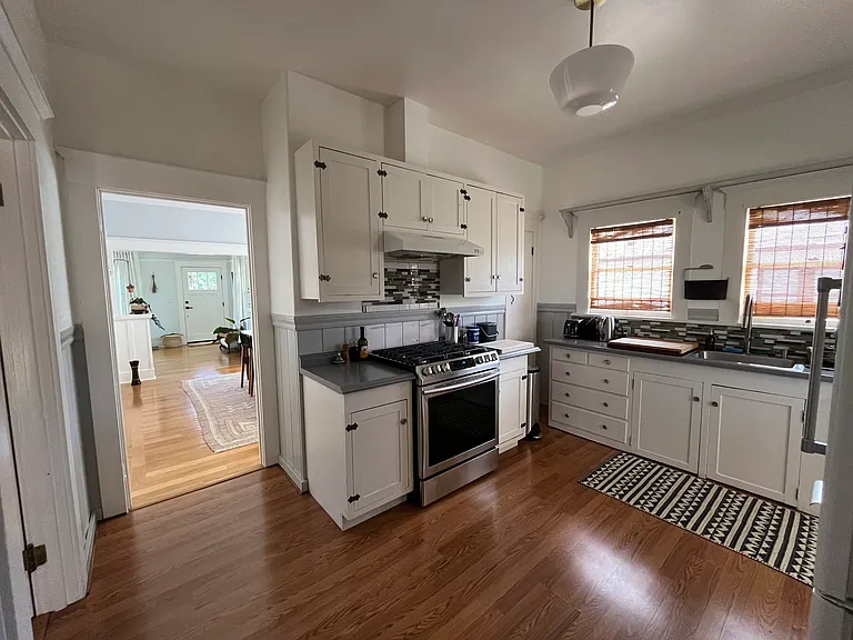 1514 Pine St — Photo 15