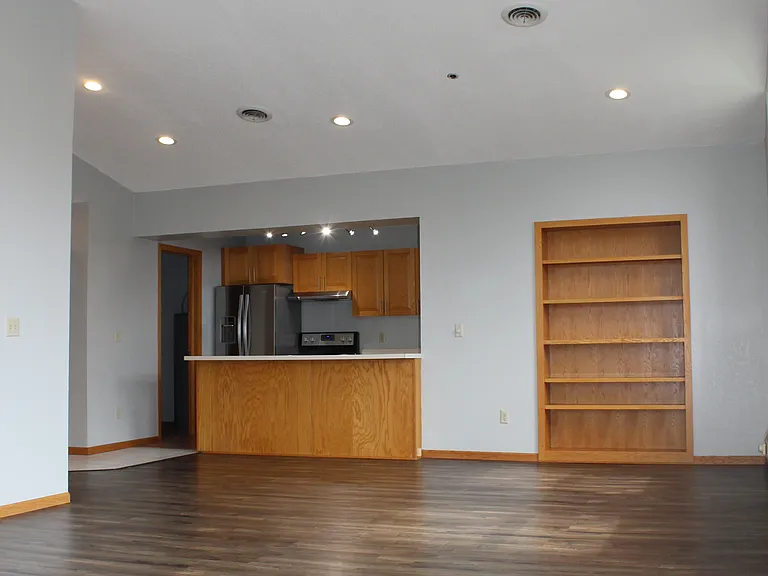 Jefferson Square Apartments — Photo 7