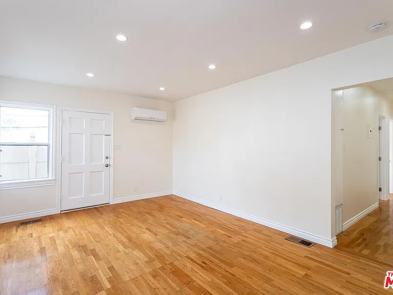 200 W Palmer Ave #C — Photo 2