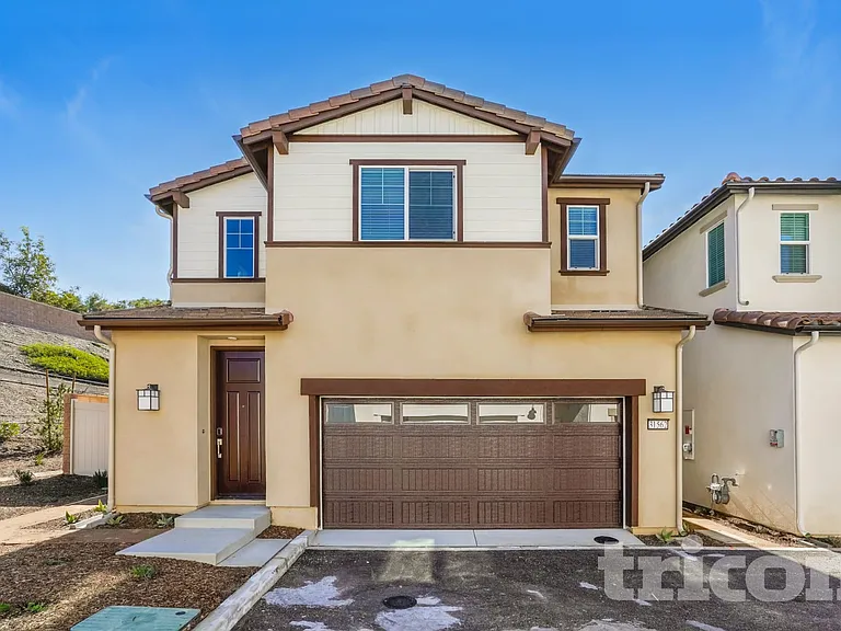 31562 Dwight Dr — Photo 1