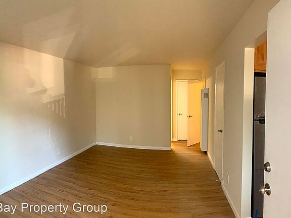 2nd image of 829 Masonic Ave APT 3