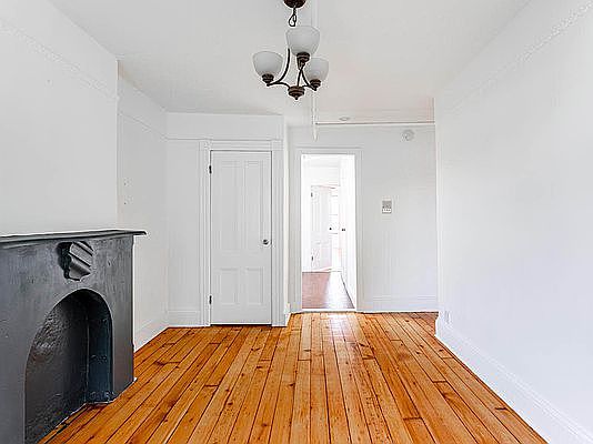3rd image of 408 10th St APT 3