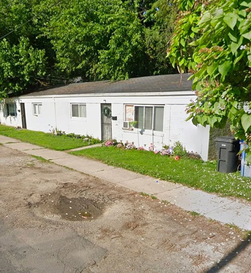 1644 Holmes St photo 1