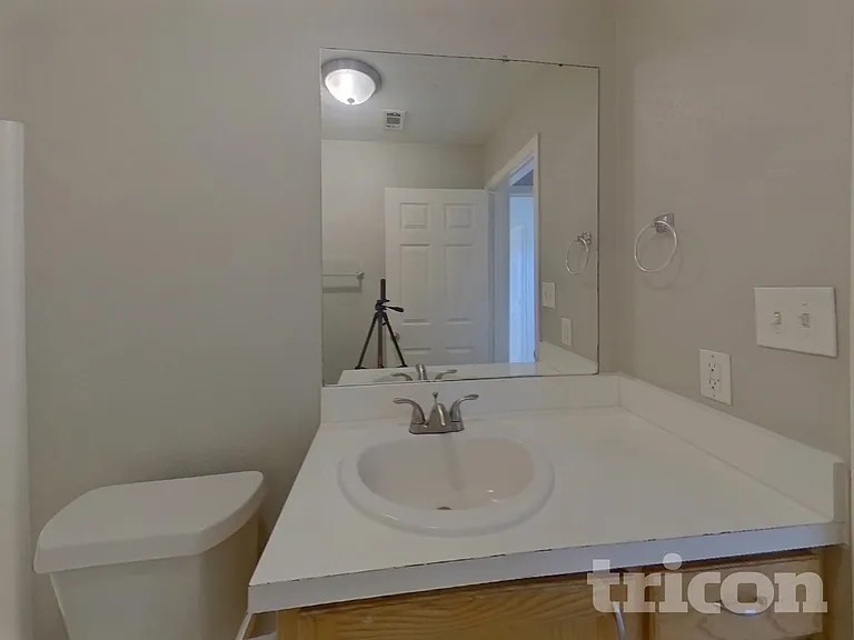 213 Dean Ct — Photo 13