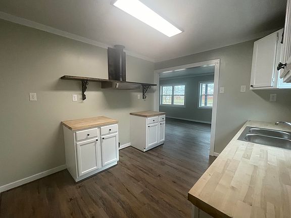 2nd image of 833 Martin Luther King Drive