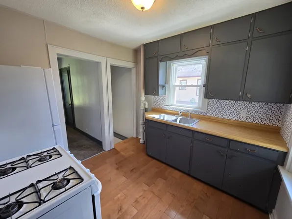 403 Indiana St, Waterloo, IA 50703