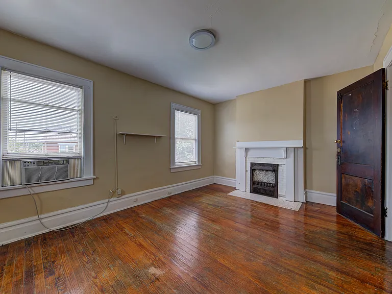 1638-1640 Indianola Ave — Photo 6