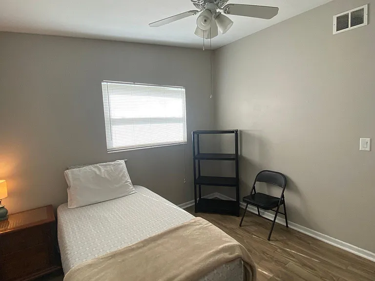 583 Gardenia Cir — Photo 3