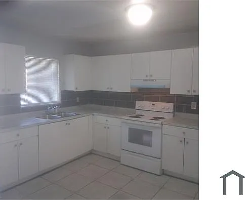 2 bed, 1200 sqft, $2,496 — Photo 4