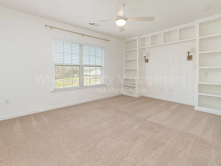 7922 Kelburn Ln — Photo 32