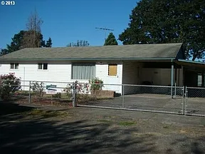 247 NW Zobrist St photo 1