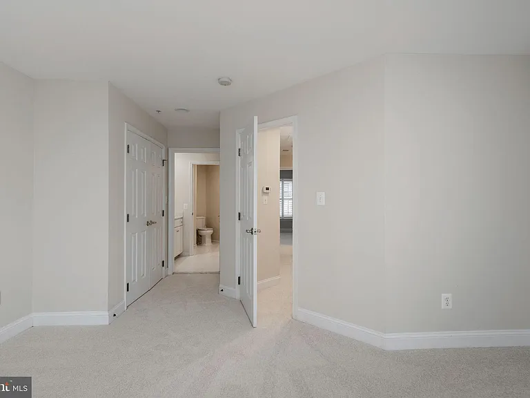 9 Franklin St — Photo 22