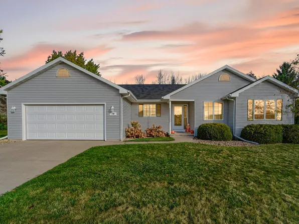 1900 White Wolf Ln, Kaukauna, WI 54130