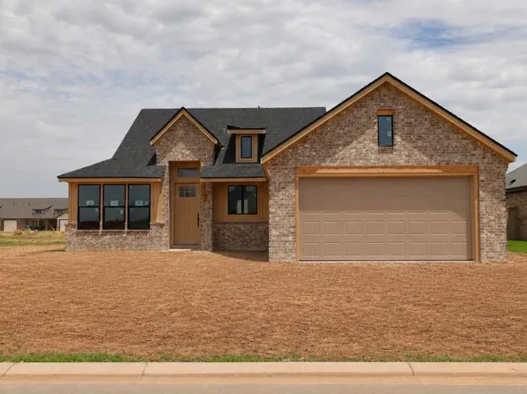 1214 N 6th St, Wolfforth, TX 79382