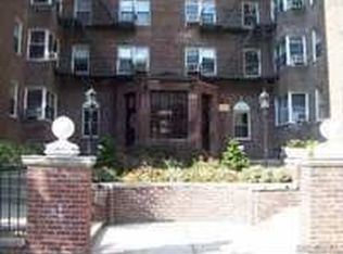 9945 67th Rd APT 520, Forest Hills, NY 11375