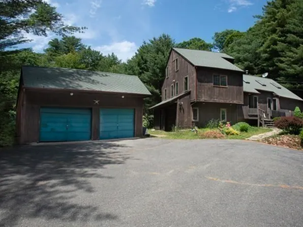 32 Brandywine Dr, Belchertown, MA 01007