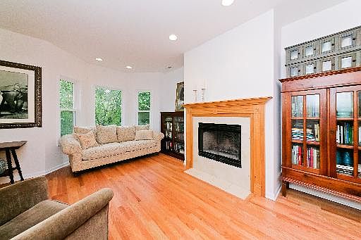 3rd image of 878 N Paulina St APT 2