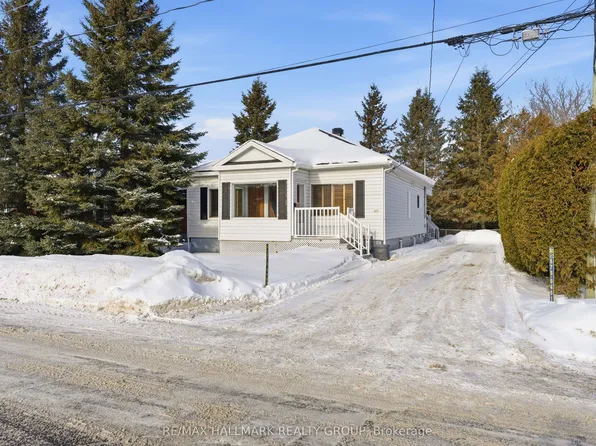 521 Nelson St W, Hawkesbury, ON K6A 2K3