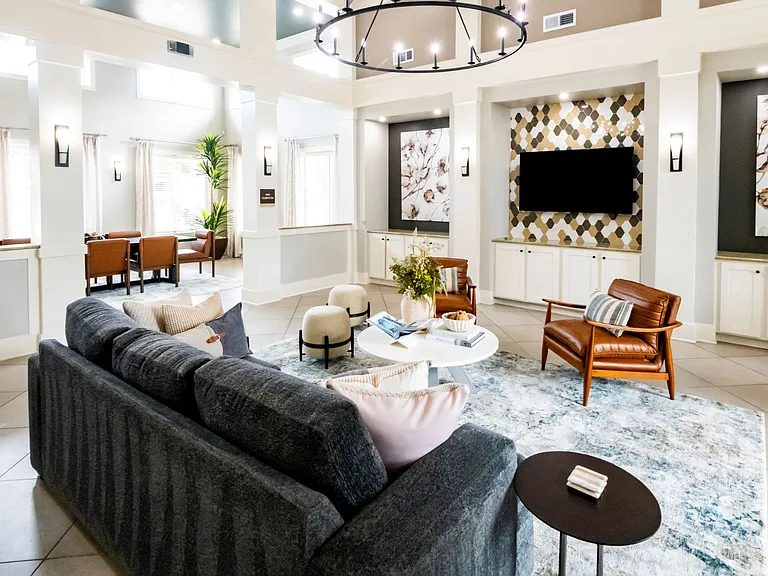 The Fenwick Apartment Homes — Photo 16