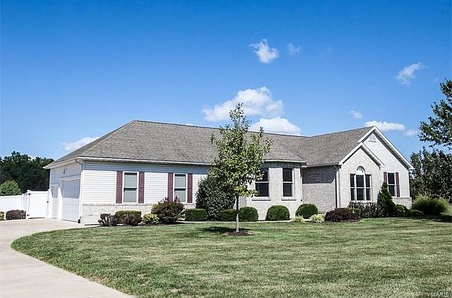 3 bedroom, 2.5 bath, 3 car oversized side entry garage, ranch home with over 2100 sq. foot on main l