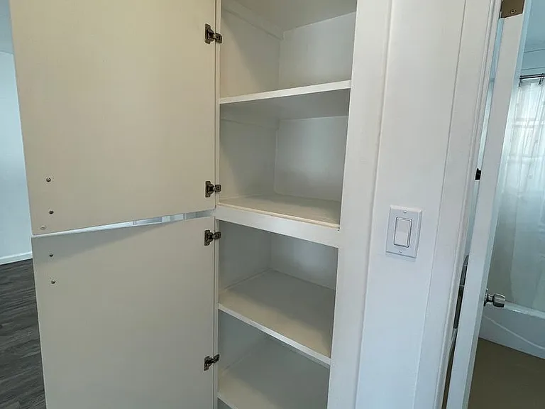 1626 N Hobart Blvd — Photo 6