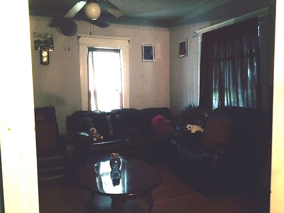 3rd image of 219-21 Jasper St