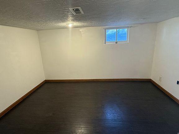 4th image of 3474 Lincoln Ave