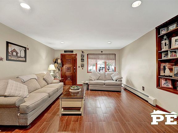 4th image of 1782 E 51st St