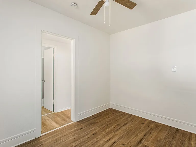 1359 Jasper Ave #1 — Photo 29