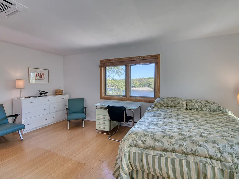 2045 Lake Dr — Photo 14