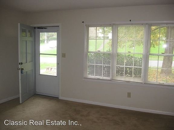 3rd image of 804A Malabu Dr