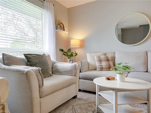 105 Maple Ave, Stratford, ON N5A 7G8