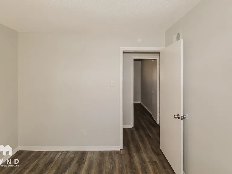 6150 Devon Cir — Photo 11
