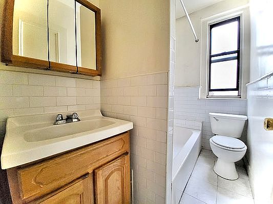 5th image of 707 W 180th St APT 2C