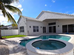 1021 Cedar Falls Dr, Fort Lauderdale, FL 33327