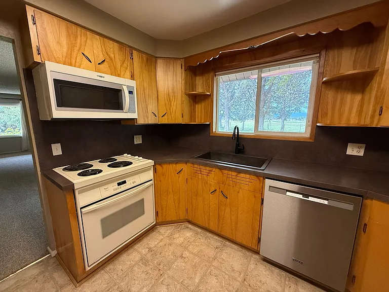 21730 NE Butler Market Rd — Photo 11
