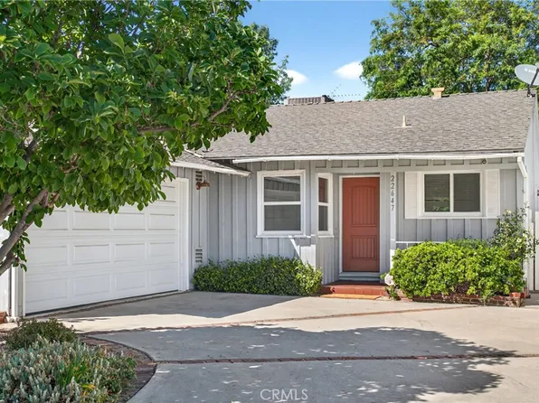 22647 Clarendon St, Woodland Hills, CA 91367