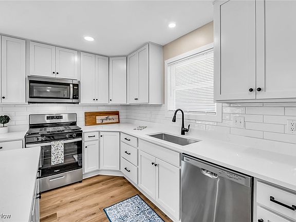 5th image of 1255 E 351st St