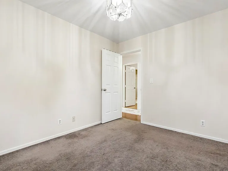 9335 152a St — Photo 12