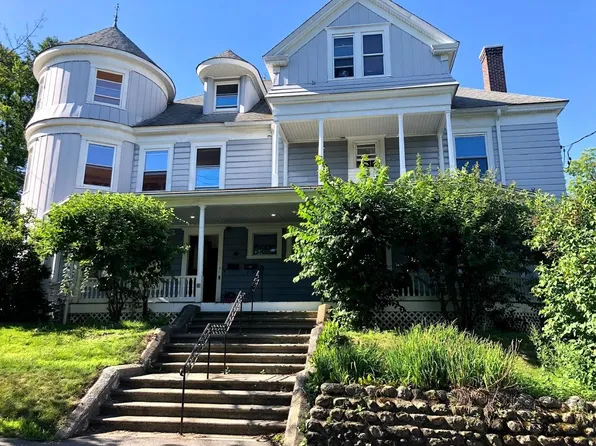 25 Prospect St APT 4, Clinton, MA 01510