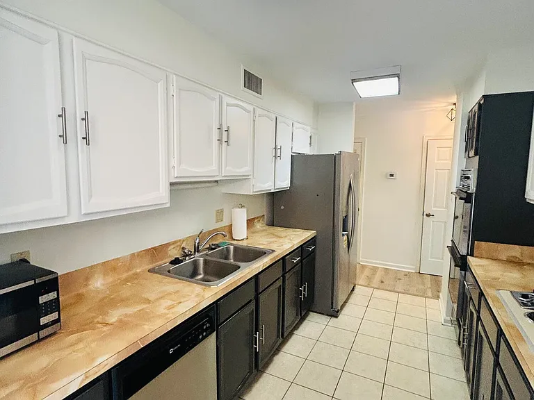 604 Briargate Walk Cir — Photo 6